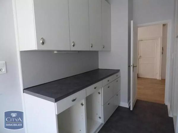 Appartement à louer 4 pièces 121.94m²