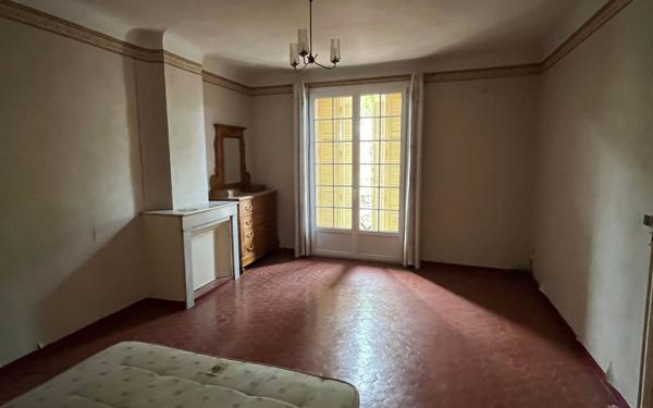 Maison à vendre    5 pièces • 117 m2 Saint-Cyr-sur-Mer