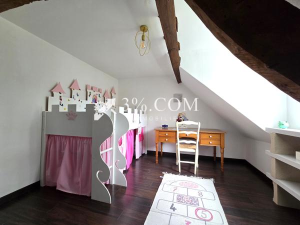 Maison
                                                                                                                                                                                                                                                                                                                        7 pièce(s)                                                                                                                                                                                                          5 chambre(s)                                                                                                                                                                                                          160  m²