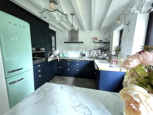 Maison
                                                                                                                                                                                                                                                                                                                        7 pièce(s)                                                                                                                                                                                                          5 chambre(s)                                                                                                                                                                                                          160  m²