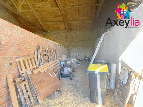 Saint-Bonnet-des-Quarts (42310) A VENDRE - SAINT-BONNET-DES-QUARTS - CORPS DE FERME SUR 2,5 HECTARES DE TERRAIN