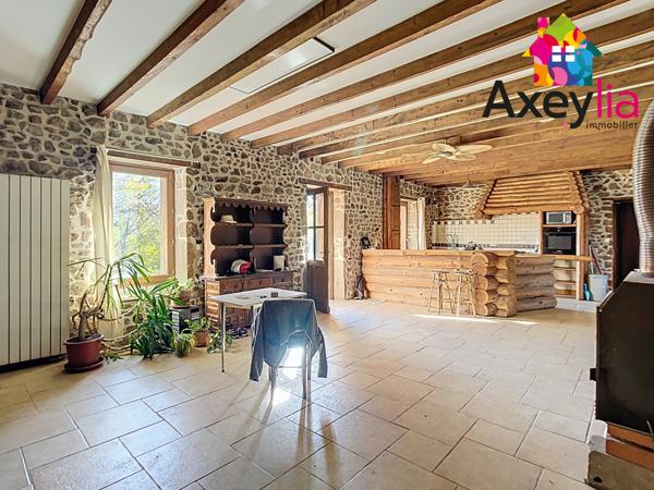 Saint-Bonnet-des-Quarts (42310) A VENDRE - SAINT-BONNET-DES-QUARTS - CORPS DE FERME SUR 2,5 HECTARES DE TERRAIN