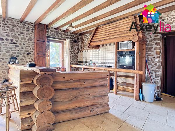 Saint-Bonnet-des-Quarts (42310) A VENDRE - SAINT-BONNET-DES-QUARTS - CORPS DE FERME SUR 2,5 HECTARES DE TERRAIN