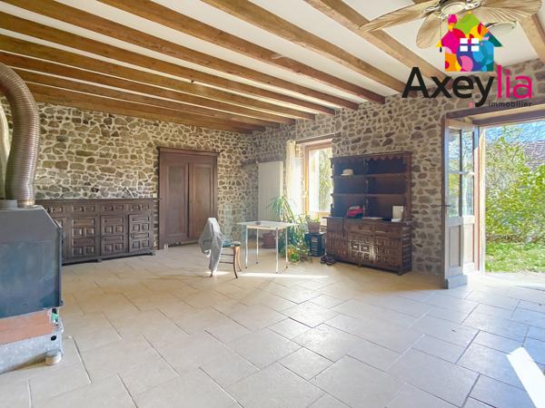 Saint-Bonnet-des-Quarts (42310) A VENDRE - SAINT-BONNET-DES-QUARTS - CORPS DE FERME SUR 2,5 HECTARES DE TERRAIN