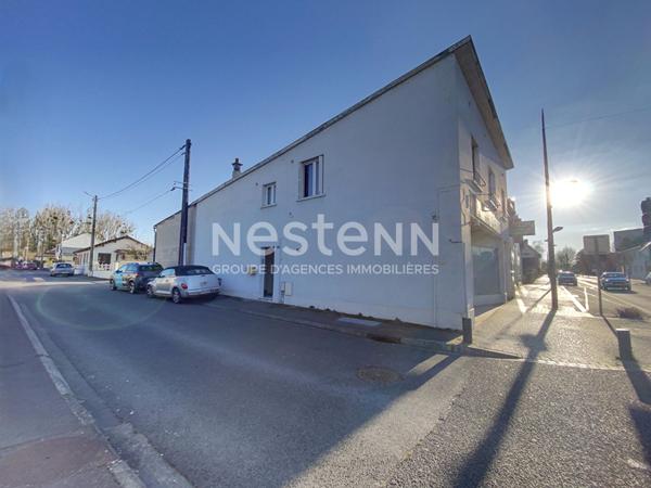 IMMEUBLE DE RAPPORT A VENDRE -  LOCAL COMMERCIAL ET APPARTEMENT  - LA FERE - 3 CHAMBRES