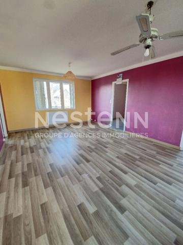 IMMEUBLE DE RAPPORT A VENDRE -  LOCAL COMMERCIAL ET APPARTEMENT  - LA FERE - 3 CHAMBRES