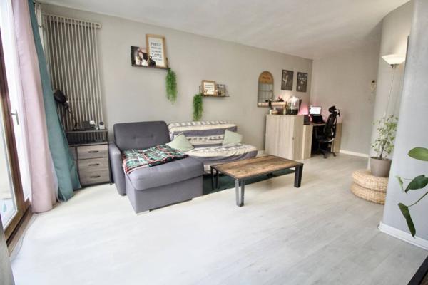 Appartement 2 pièces de 54,77 m2 avec balcon et place de parking en sous-sol