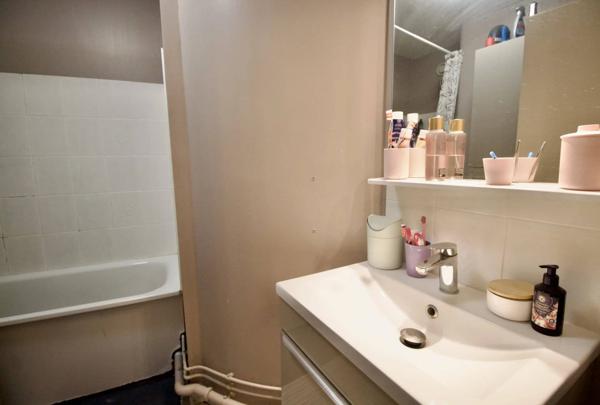 Appartement 2 pièces de 54,77 m2 avec balcon et place de parking en sous-sol