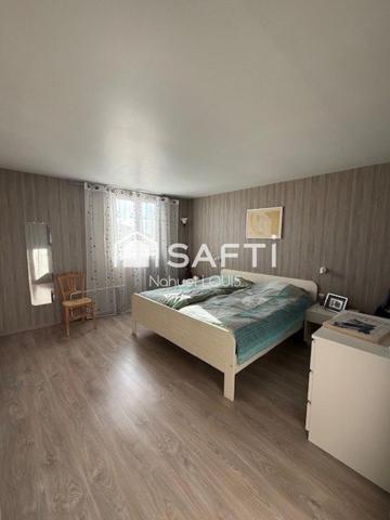 Maison coup de cœur avec jardin fleuri et piscine