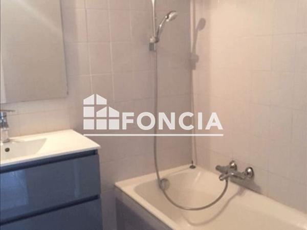 Location Appartement 3 pièces 103 m² - 206 RUE DE LA GARE Reignier 74930