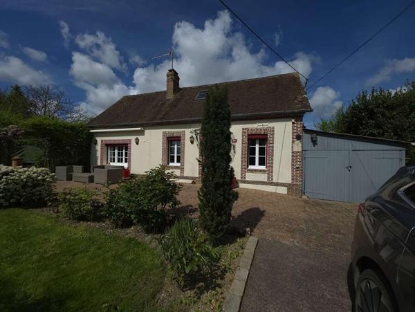 (61270 RAI )  4 km gare maison de campagne 2 chambres, sans travaux, terrain 820 m²