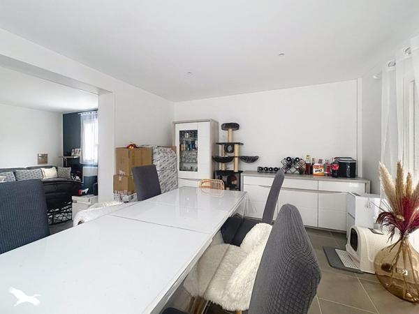Maison à vendre 279 300 € Saint-Quentin-de-Baron 4 p 105 m² DPE C