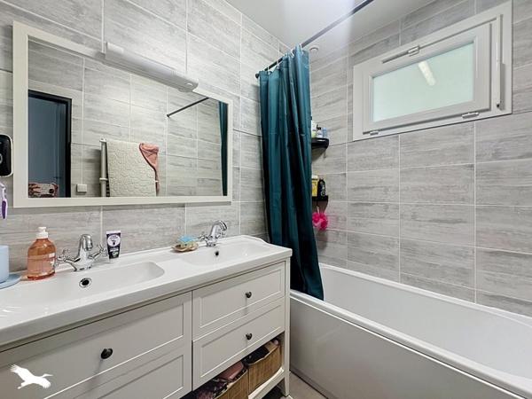 Maison à vendre 279 300 € Saint-Quentin-de-Baron 4 p 105 m² DPE C