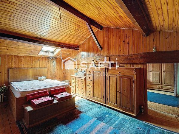 Maison en pierre à restaurer avec son terrain