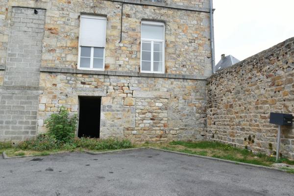 À VENDRE – LOCAL COMMERCIAL / PROFESSIONNEL EN CENTRE-VILLE DE DOMFRONT-EN-POIRAIE
