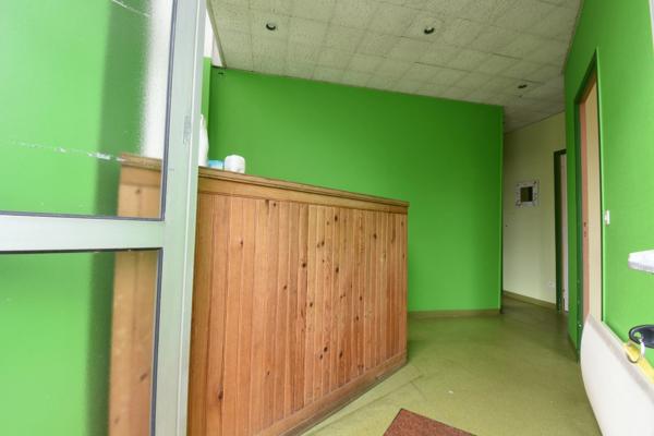 À VENDRE – LOCAL COMMERCIAL / PROFESSIONNEL EN CENTRE-VILLE DE DOMFRONT-EN-POIRAIE