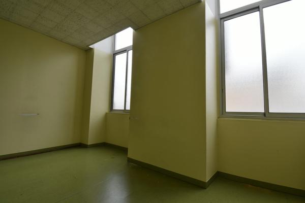 À VENDRE – LOCAL COMMERCIAL / PROFESSIONNEL EN CENTRE-VILLE DE DOMFRONT-EN-POIRAIE