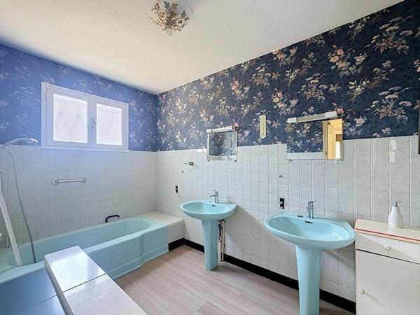 Famille nombreuse, projet intergénérationnel, profession libérale ou investissement locatif ? Cette maison répond à toutes vos envies !