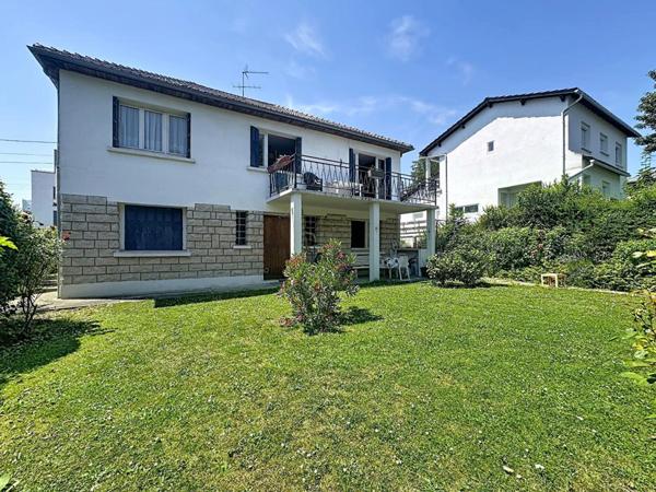 Famille nombreuse, projet intergénérationnel, profession libérale ou investissement locatif ? Cette maison répond à toutes vos envies !