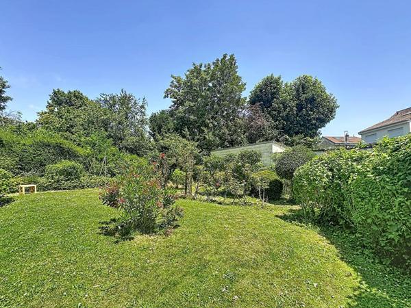 Famille nombreuse, projet intergénérationnel, profession libérale ou investissement locatif ? Cette maison répond à toutes vos envies !