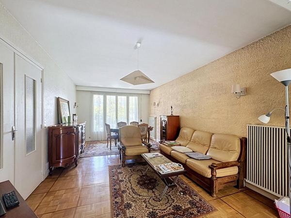 Famille nombreuse, projet intergénérationnel, profession libérale ou investissement locatif ? Cette maison répond à toutes vos envies !