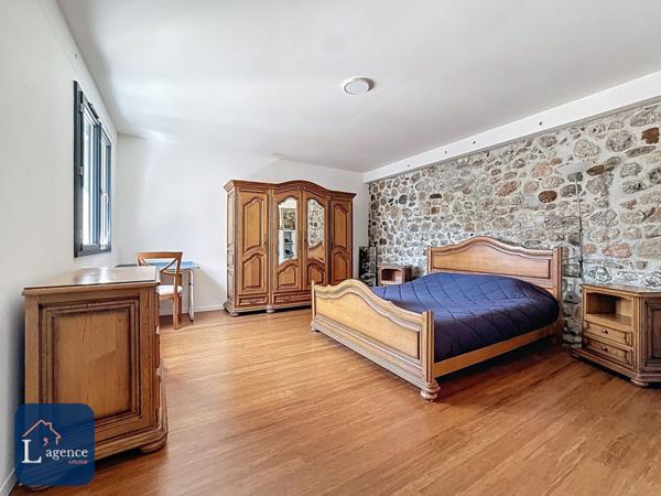 Maison de standing T8 de 328m² - Entierement renovée avec un terrain de 368m²