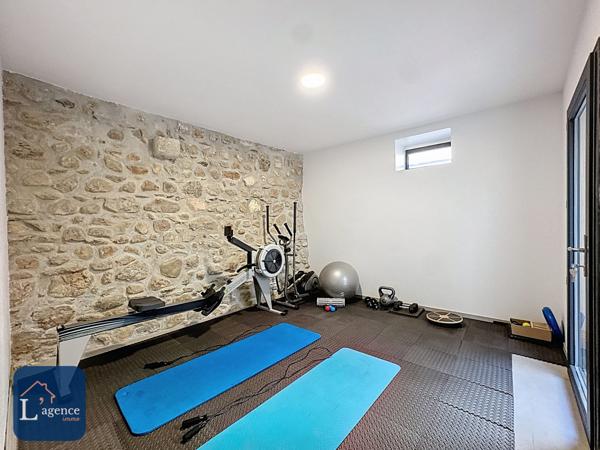 Maison de standing T8 de 328m² - Entierement renovée avec un terrain de 368m²