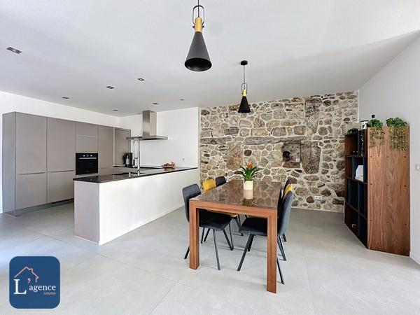 Maison de standing T8 de 328m² - Entierement renovée avec un terrain de 368m²