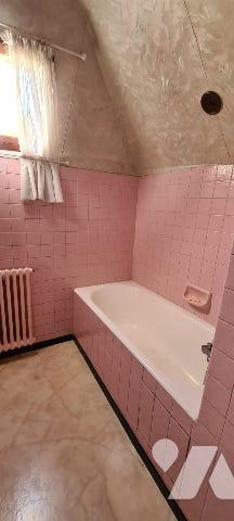 Maison de ville à vendre Parcé-sur-Sarthe dans la Sarthe (72), comprenant :