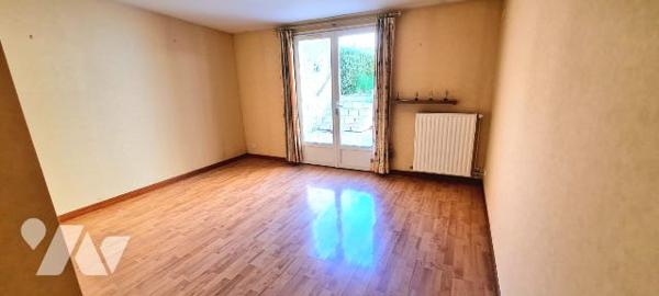 Maison de ville à vendre Parcé-sur-Sarthe dans la Sarthe (72), comprenant :