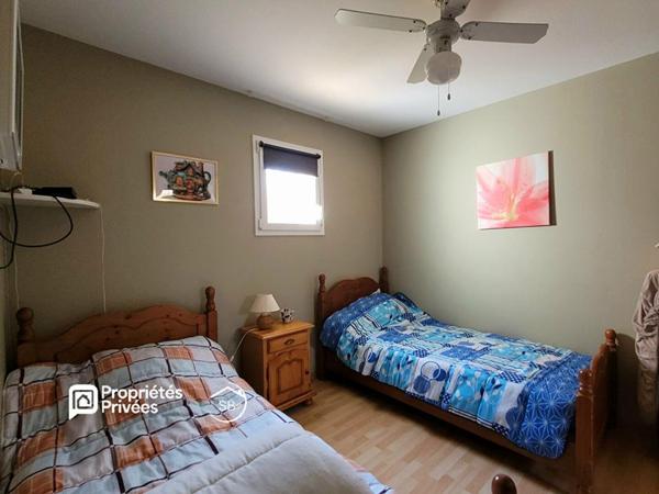 Maison de plain-pied 4 chambres avec piscine et garage - Lagorce 319 000  HAI