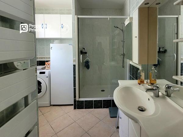 Maison de plain-pied 4 chambres avec piscine et garage - Lagorce 319 000  HAI