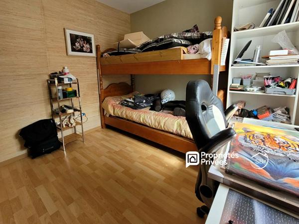 Maison de plain-pied 4 chambres avec piscine et garage - Lagorce 319 000  HAI