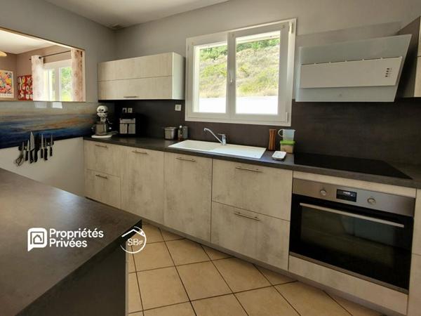 Maison de plain-pied 4 chambres avec piscine et garage - Lagorce 319 000  HAI