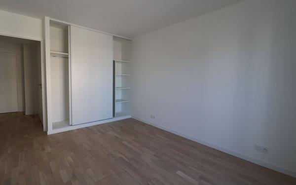 Appartement à louer    2 pièces • 72,60 m2 Juvisy-sur-Orge