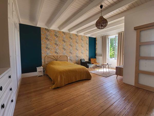 Maison Surgeres 6 pièce(s) 160 m2