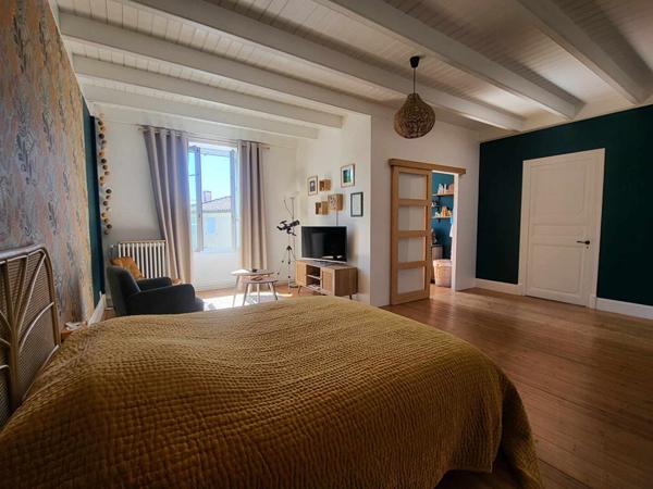 Maison Surgeres 6 pièce(s) 160 m2