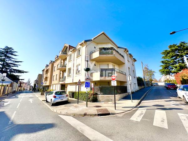 CHARMANT STUDIO MEUBLE