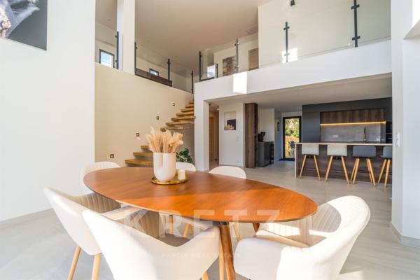 Villa contemporaine avec vue panoramique