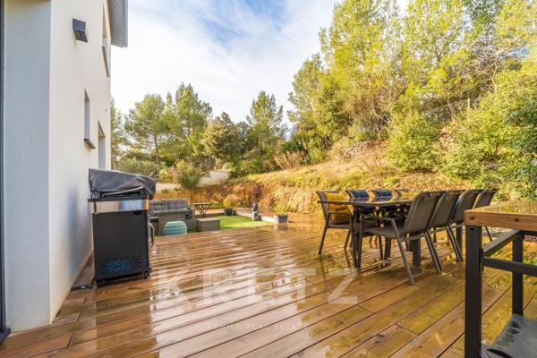 Villa contemporaine avec vue panoramique