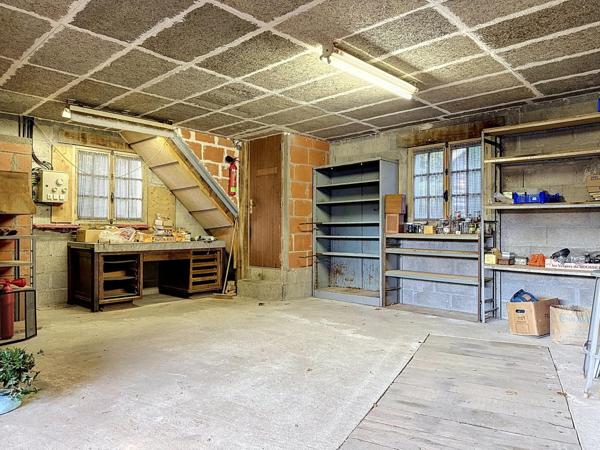 Bâtisse à rénover avec fort potentiel d'aménagement
