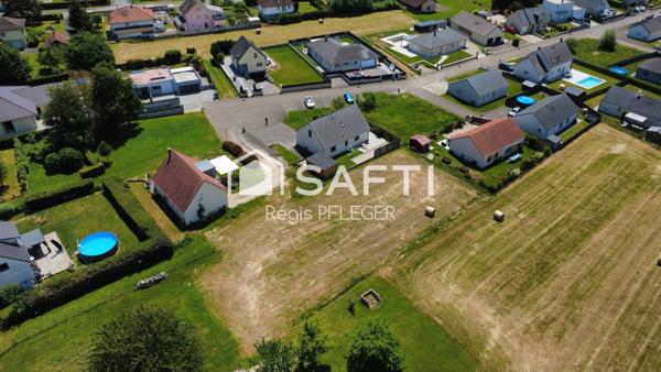 Beau terrain plat au calme sur Joncehery