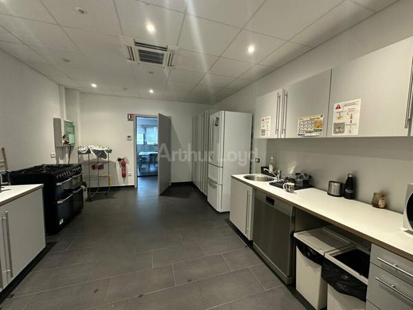BUREAUX à LOUER de 987 m²