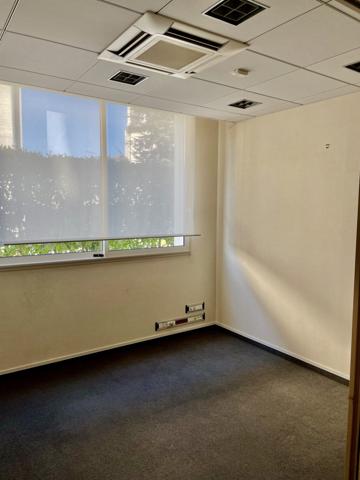Immeuble indépendant de bureaux de standing situé au coeur de la cité impériale !