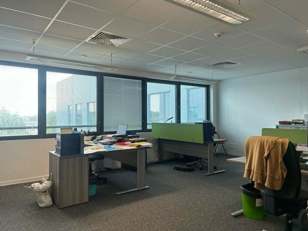 TOURS NORD L'AERONEF BUREAUX A LOUER DE 190 M² 4EME ETAGE PROCHE D 910 ET ECHANGEUR A10