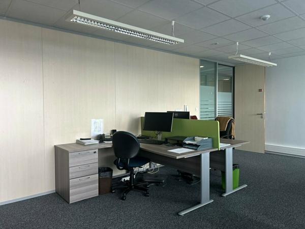TOURS NORD L'AERONEF BUREAUX A LOUER DE 190 M² 4EME ETAGE PROCHE D 910 ET ECHANGEUR A10