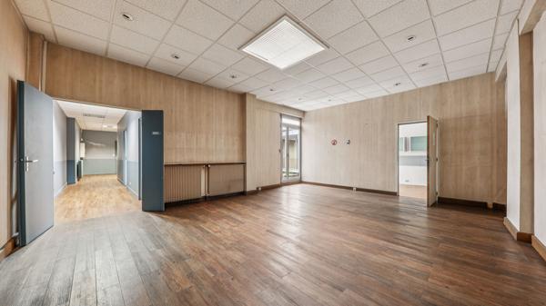Bureaux à vendre Paris 14 - 390 m² en RDC et sous-sol avec patio privatif, excellente accessibilité