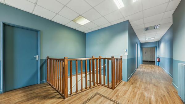 Bureaux à vendre Paris 14 - 390 m² en RDC et sous-sol avec patio privatif, excellente accessibilité