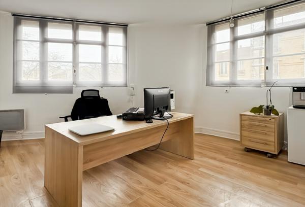 Bureau 4 pièces - 61 m²