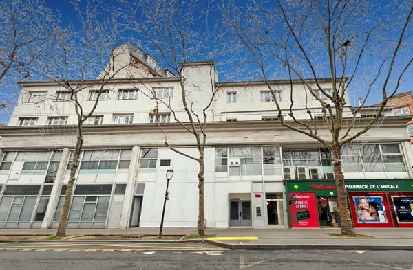 Bureau 4 pièces - 61 m²